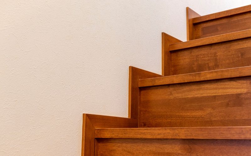 Closed Riser Stairs