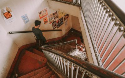 Is My Creaking Staircase Dangerous, or Normal? A Homeowner’s Guide